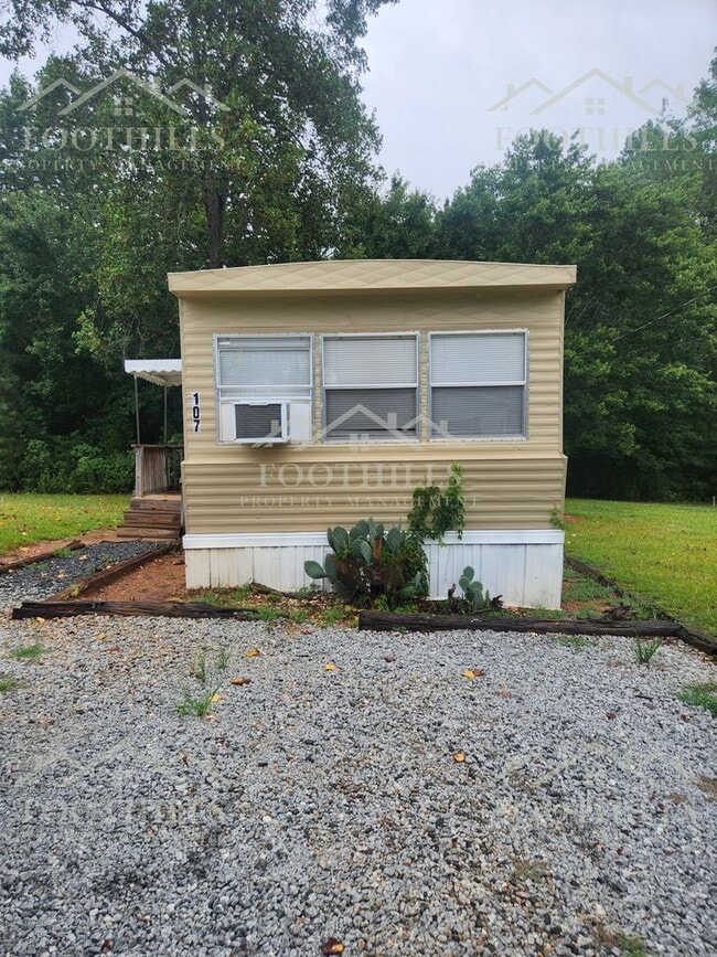 107 McFarlin Way in Westminster, SC - Building Photo - Building Photo