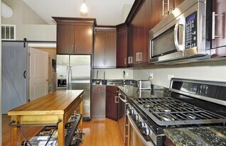 812 W Van Buren St, Unit 6C in Chicago, IL - Building Photo