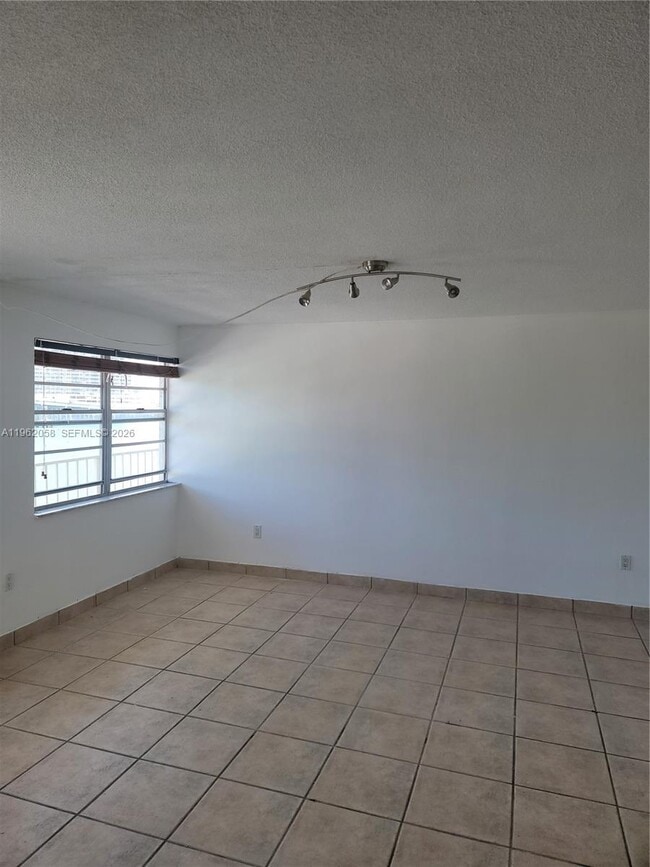 2150 Bay Dr in Miami Beach, FL - Building Photo - Building Photo