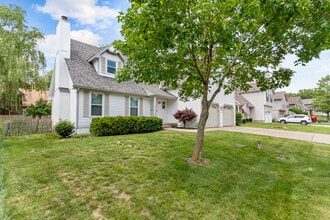15304 Foster in Overland Park, KS - Foto de edificio - Building Photo