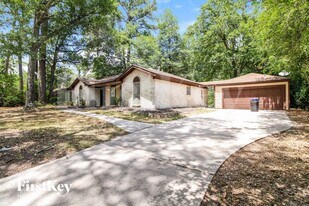2618 N Woodloch St in Conroe, TX - Building Photo
