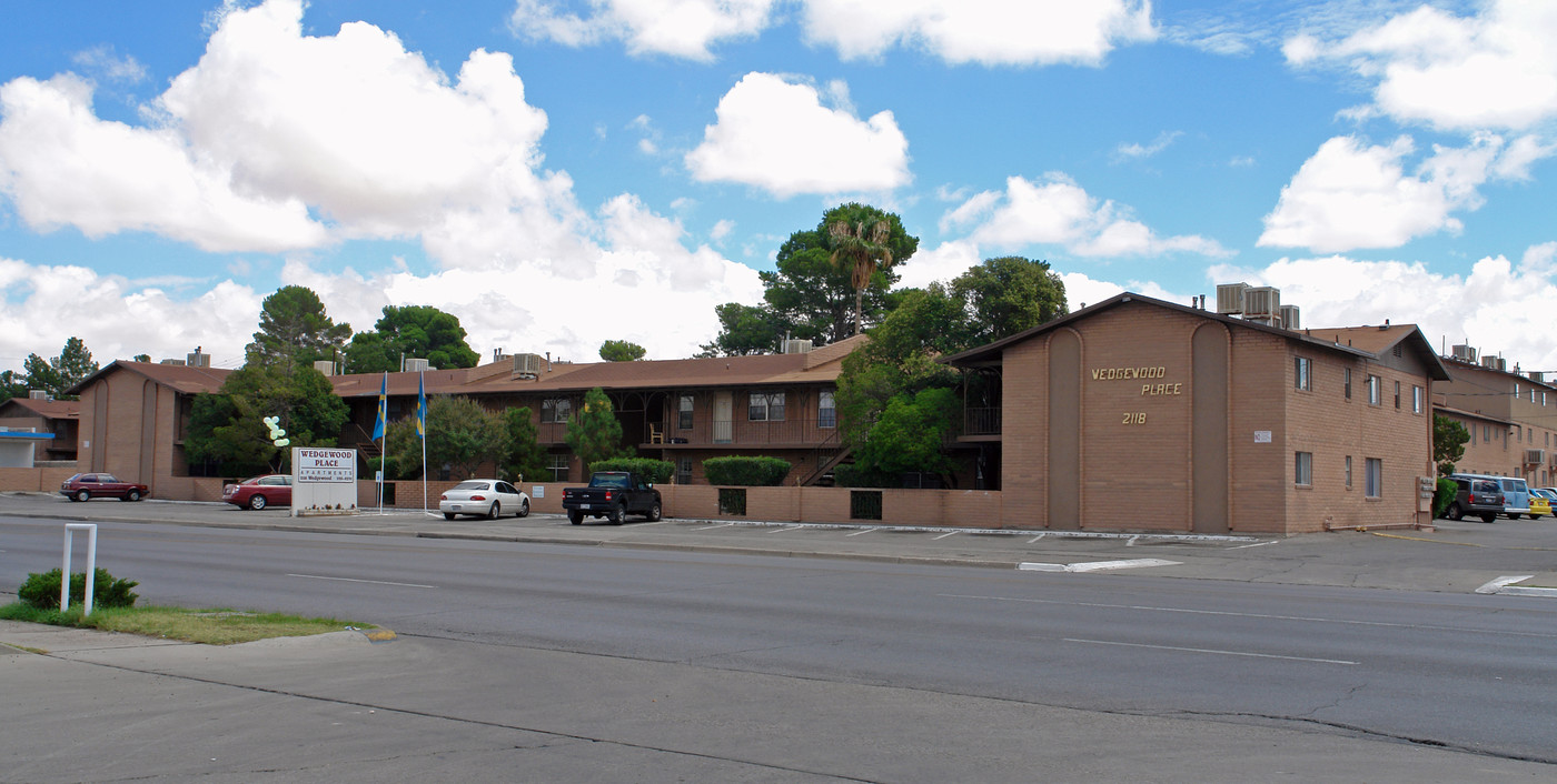 Wedgewood Place in El Paso, TX - Building Photo