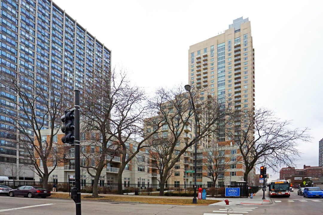 The Admiral at the Lake in Chicago, IL - Foto de edificio