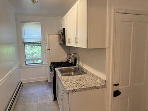 251 E 3rd St, Unit 1 in Moorestown, NJ - Building Photo - Building Photo