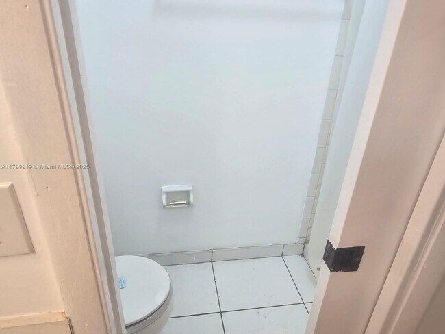 14911 SW 104th St in Miami, FL - Building Photo - Building Photo