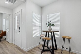 571 Josephine St in Dallas, TX - Building Photo - Building Photo