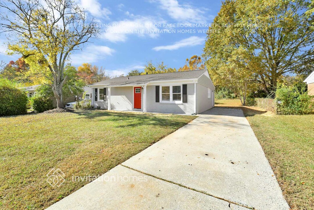 3733 Bardot Dr in Charlotte, NC - Building Photo