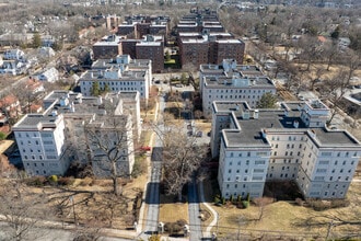 Park Lane in Mount Vernon, NY - Building Photo - Building Photo
