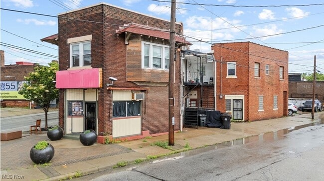 15300 Waterloo Rd, Unit Unit 4 - Efficiency in Cleveland, OH - Building Photo - Building Photo