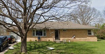 309 W Leslie Ln in Columbia, MO - Building Photo