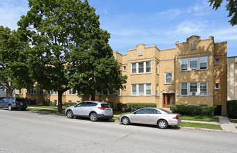 6789 N Olmsted Ave in Chicago, IL - Building Photo - Building Photo