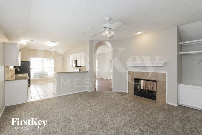 2500 Crystal Falls Dr in Mesquite, TX - Building Photo - Building Photo