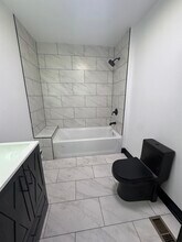 214 E 16th Ave in Homestead, PA - Foto de edificio - Building Photo