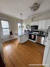 190 L St, Unit 3 in Boston, MA - Building Photo - Building Photo