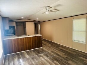 16869 Interstate 45 N in Willis, TX - Building Photo - Building Photo