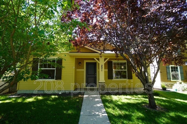201 W Lava Falls Dr in Meridian, ID - Building Photo - Building Photo