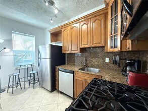 1618 Michigan Ave in Miami Beach, FL - Building Photo - Building Photo