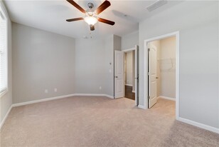 325 Beacons Pl in Alpharetta, GA - Building Photo - Building Photo