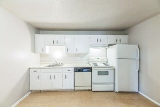 Field Terrace Apartments in Cincinnati, OH - Foto de edificio - Building Photo