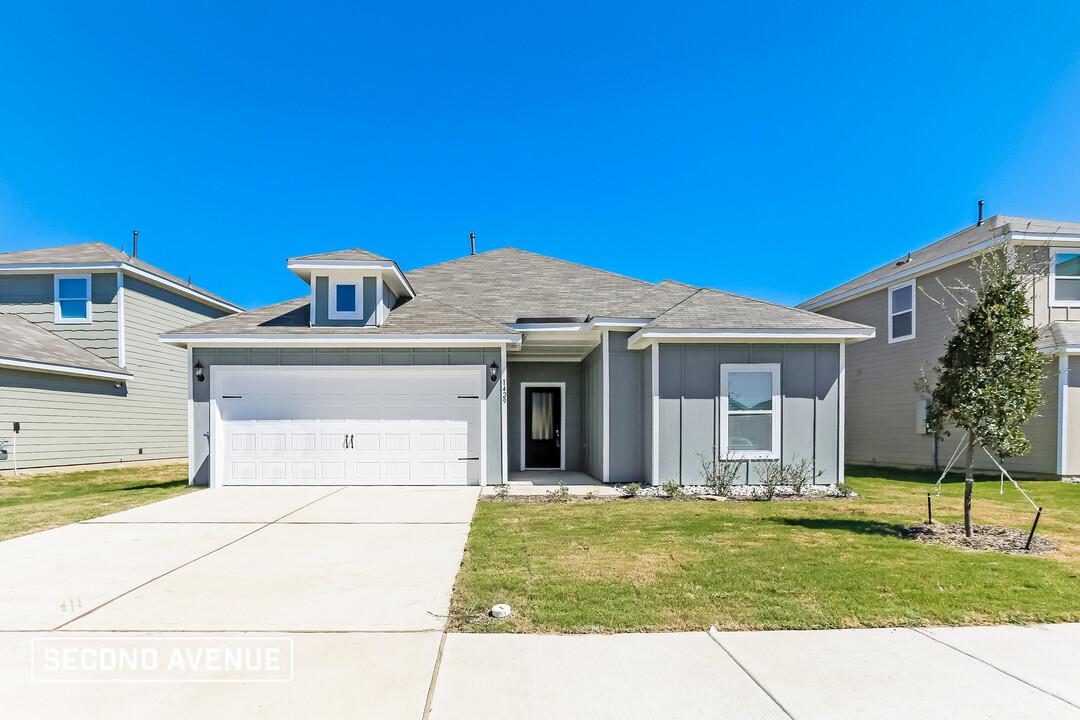 1429 Sunkiss Dr in Fort Worth, TX - Building Photo