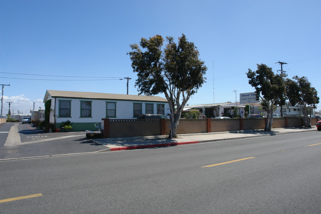 1660 Whittier Ave in Newport Beach, CA - Building Photo