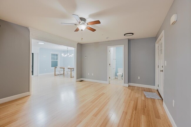 213 Villager Rd in Chester, NH - Building Photo - Building Photo