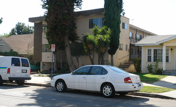 117 S Adams St in Glendale, CA - Building Photo - Building Photo