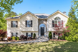 1208 Crystal Bend in Monroe, GA - Building Photo