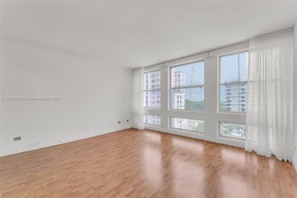 700 Biltmore Way in Coral Gables, FL - Building Photo - Building Photo