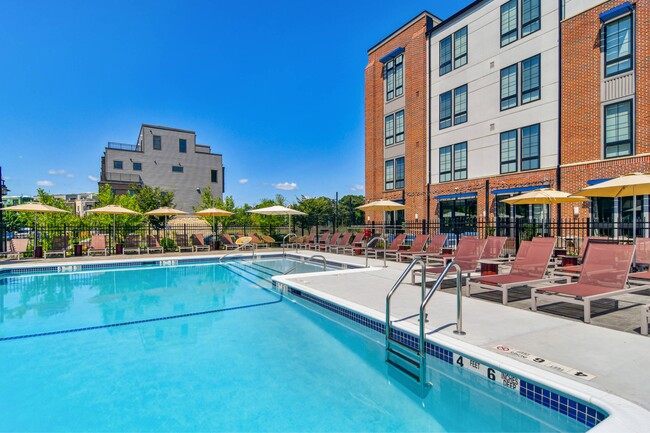 Emerson in Tarrytown, NY - Foto de edificio - Building Photo