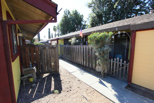 Tabor Apartments in Fairfield, CA - Foto de edificio - Building Photo