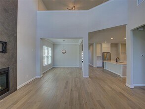 425 Sitlington Ln in Briarcliff, TX - Building Photo - Building Photo