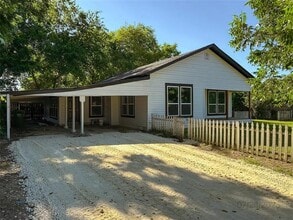 403 Gaither St in Glen Rose, TX - Building Photo - Building Photo