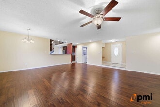 5413 Brookfield Dr in Virginia Beach, VA - Building Photo - Building Photo