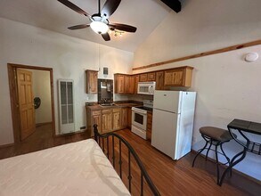 711 Main Rd in Ruidoso, NM - Building Photo - Building Photo