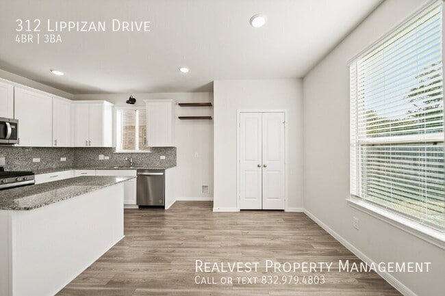 312 Lippizan Dr in Alvin, TX - Building Photo - Building Photo