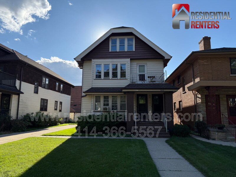4435 N Cramer St in Shorewood, WI - Building Photo