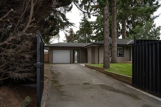 11940 96 Av in Delta, BC - Building Photo - Building Photo