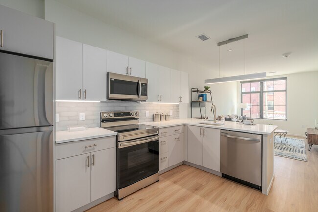 Humble Park Place in Wilmington, DE - Building Photo - Interior Photo