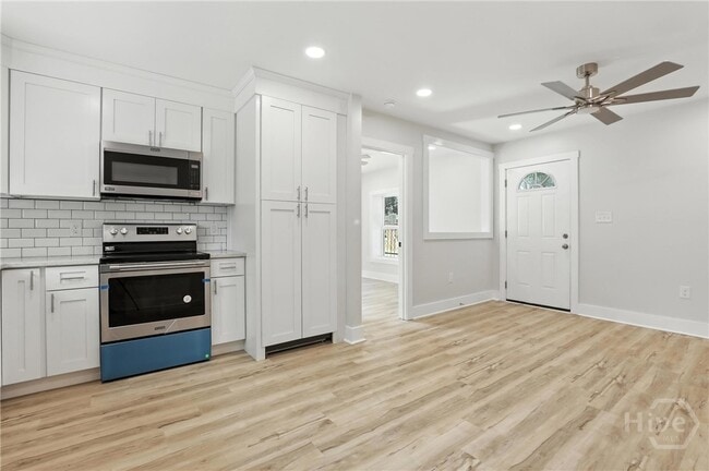 property at 1110 E Duffy St