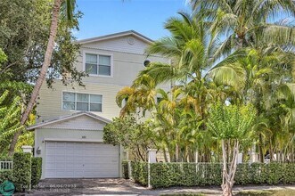 101 NE 12th Ave in Fort Lauderdale, FL - Foto de edificio - Building Photo