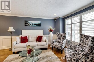 12 Highbury Dr in Hamilton, ON - Building Photo - Building Photo