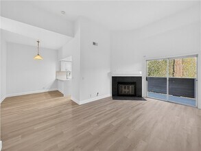 24889 Nueva Vista Dr in Laguna Niguel, CA - Foto de edificio - Building Photo