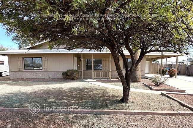 property at 2401 W Shady Glen Ave