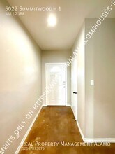 5022 Summit Wood in San Antonio, TX - Building Photo - Building Photo