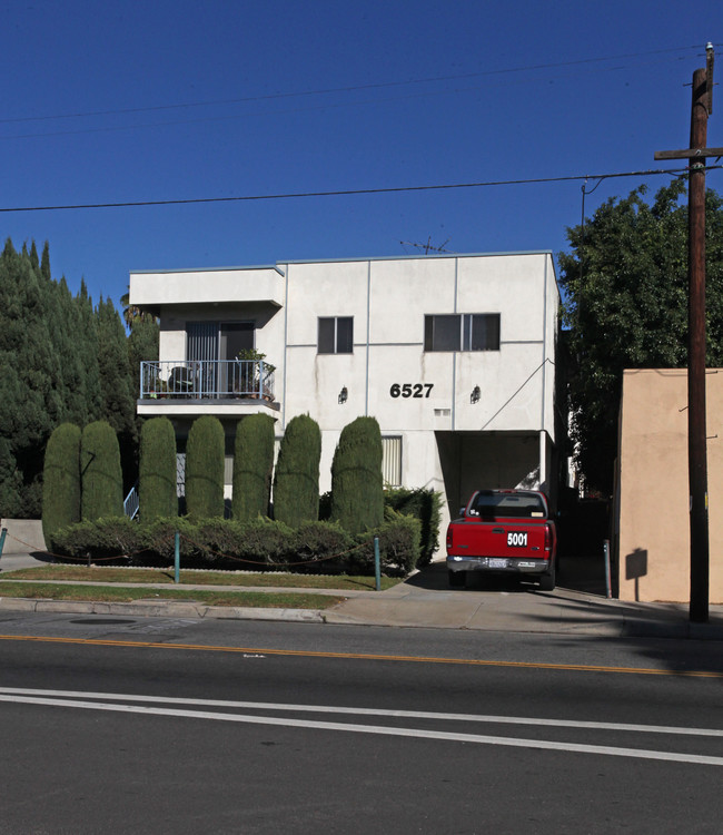 6527 Fountain Ave in Los Angeles, CA - Foto de edificio - Building Photo