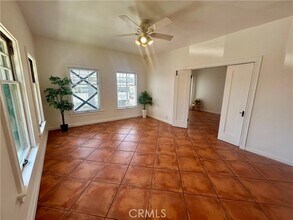 2121 James M Wood Blvd in Los Angeles, CA - Foto de edificio - Building Photo