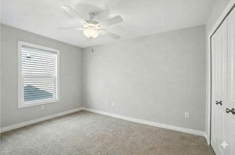 2116 Sunrise Crk Dr in Toledo, OH - Building Photo - Building Photo