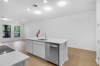 8353 NW 7th Pl in Plantation, FL - Building Photo - Building Photo