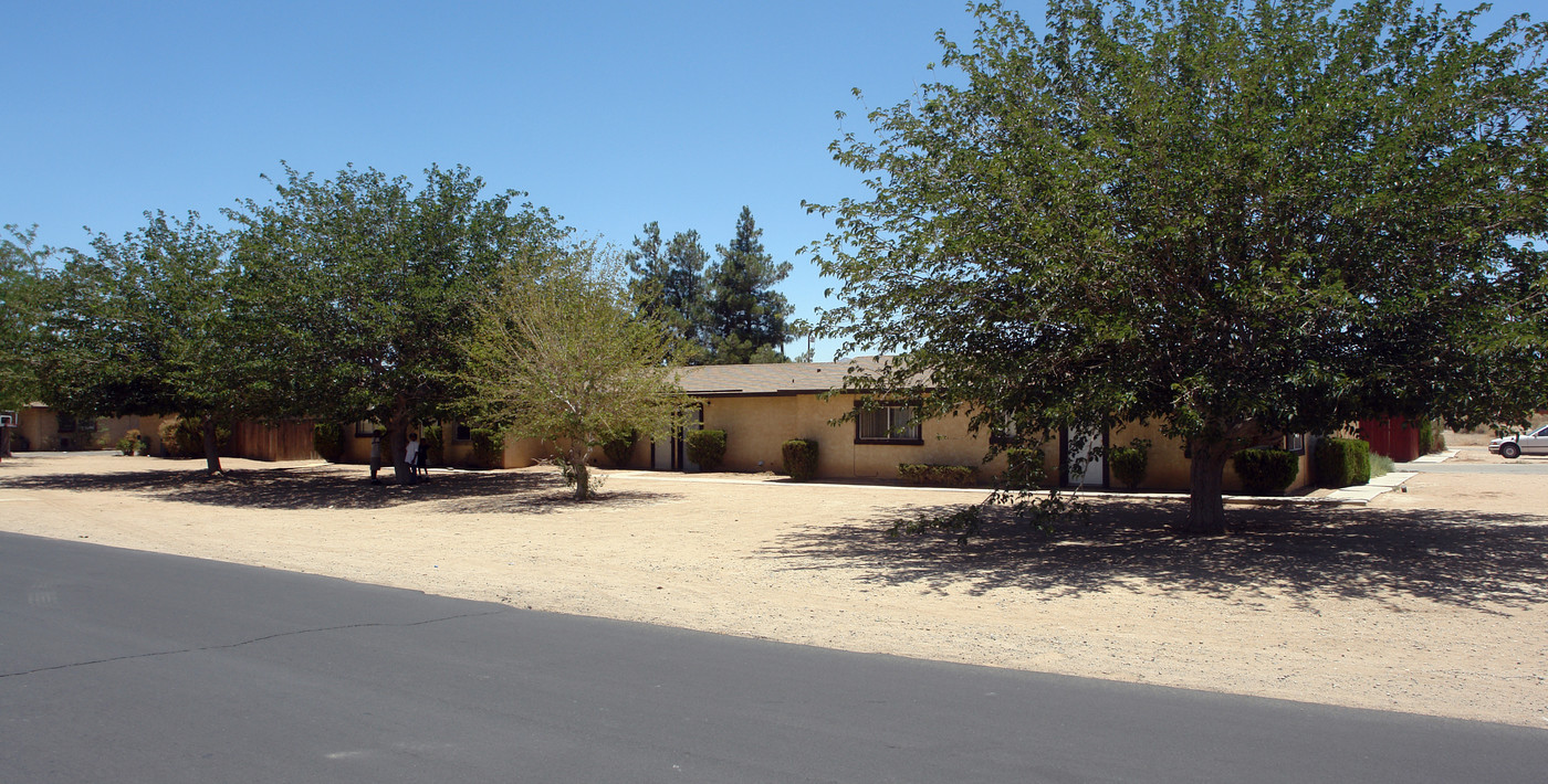 15799 Sago Way in Apple Valley, CA - Foto de edificio